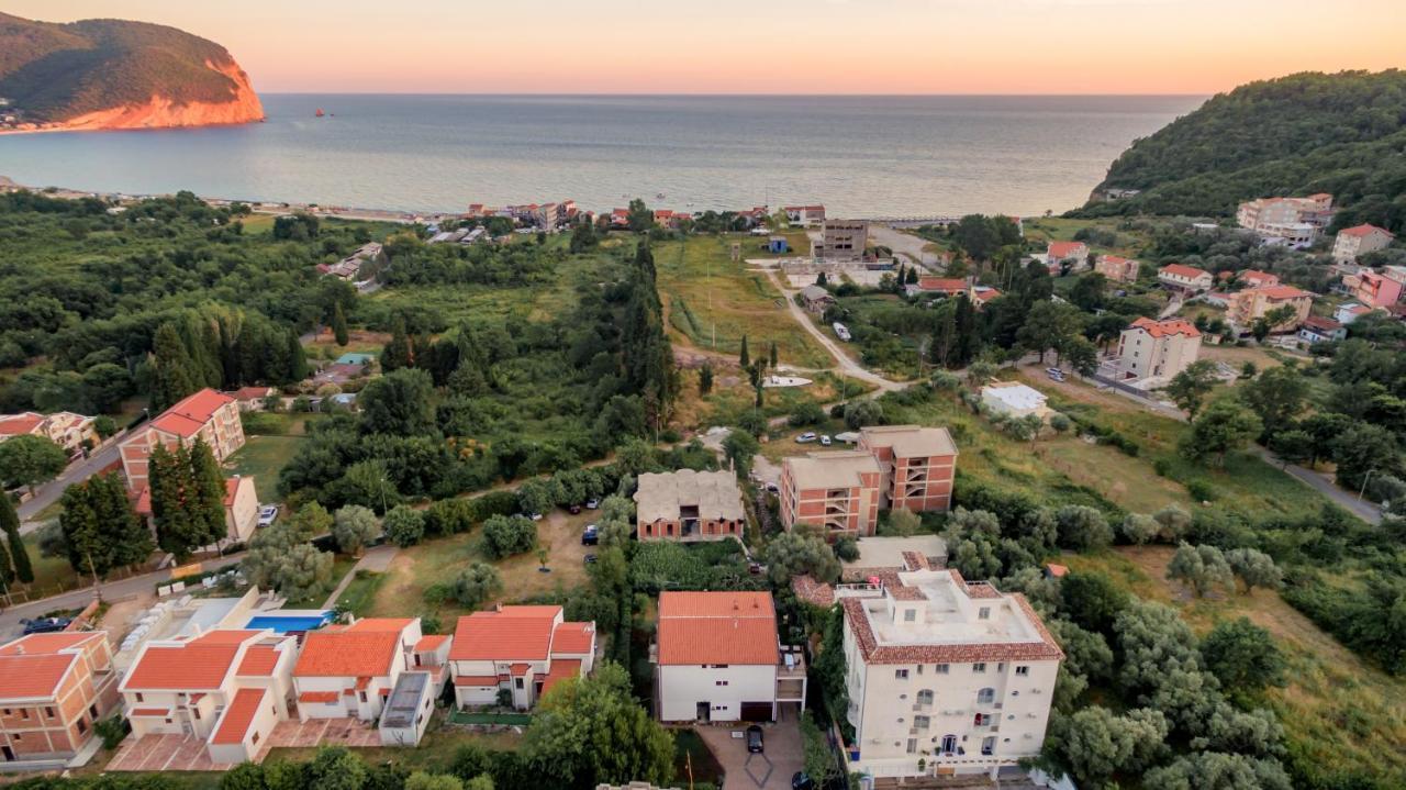 Apartments Viktorija Petrovac Exterior foto