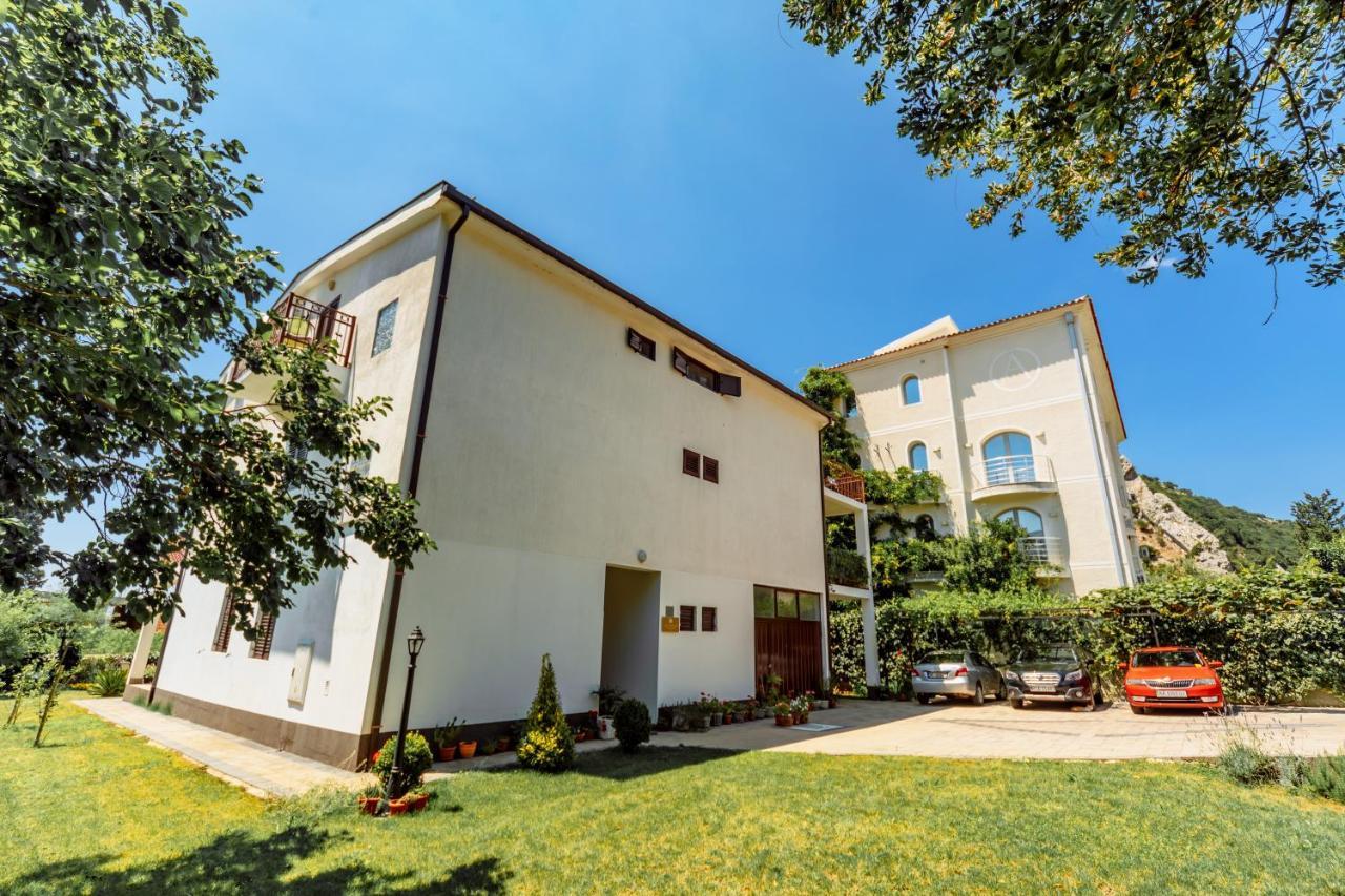 Apartments Viktorija Petrovac Exterior foto