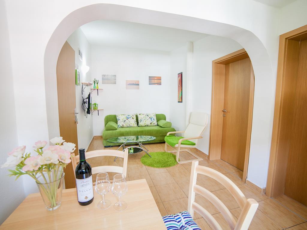 Apartments Viktorija Petrovac Quarto foto