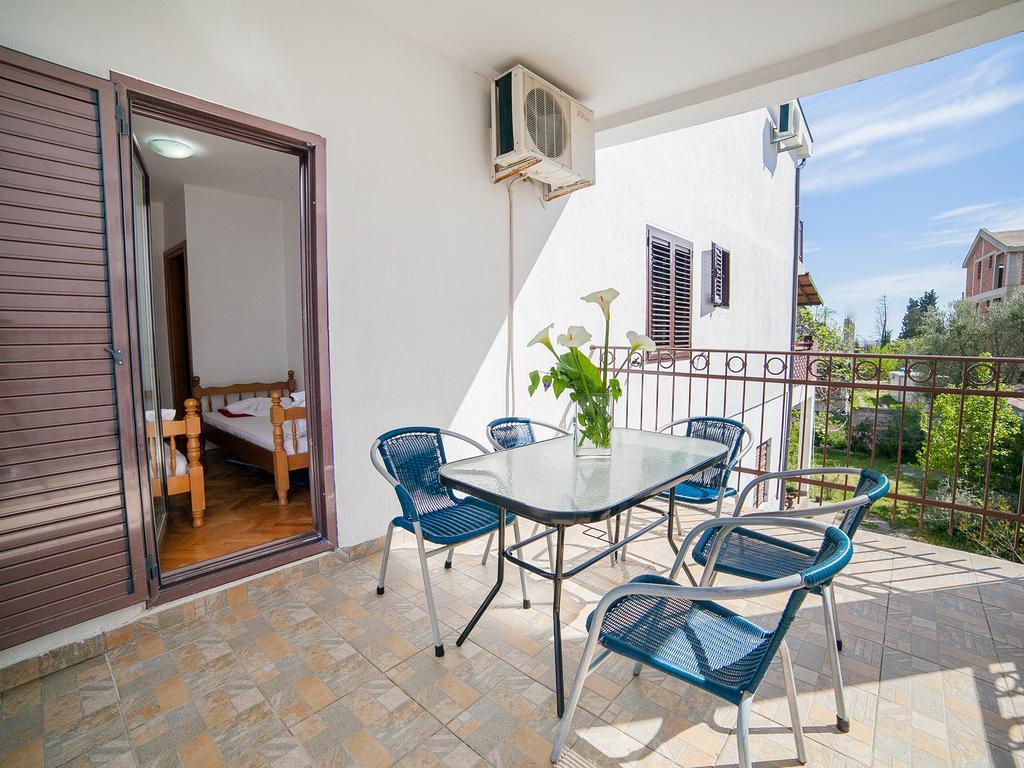 Apartments Viktorija Petrovac Quarto foto
